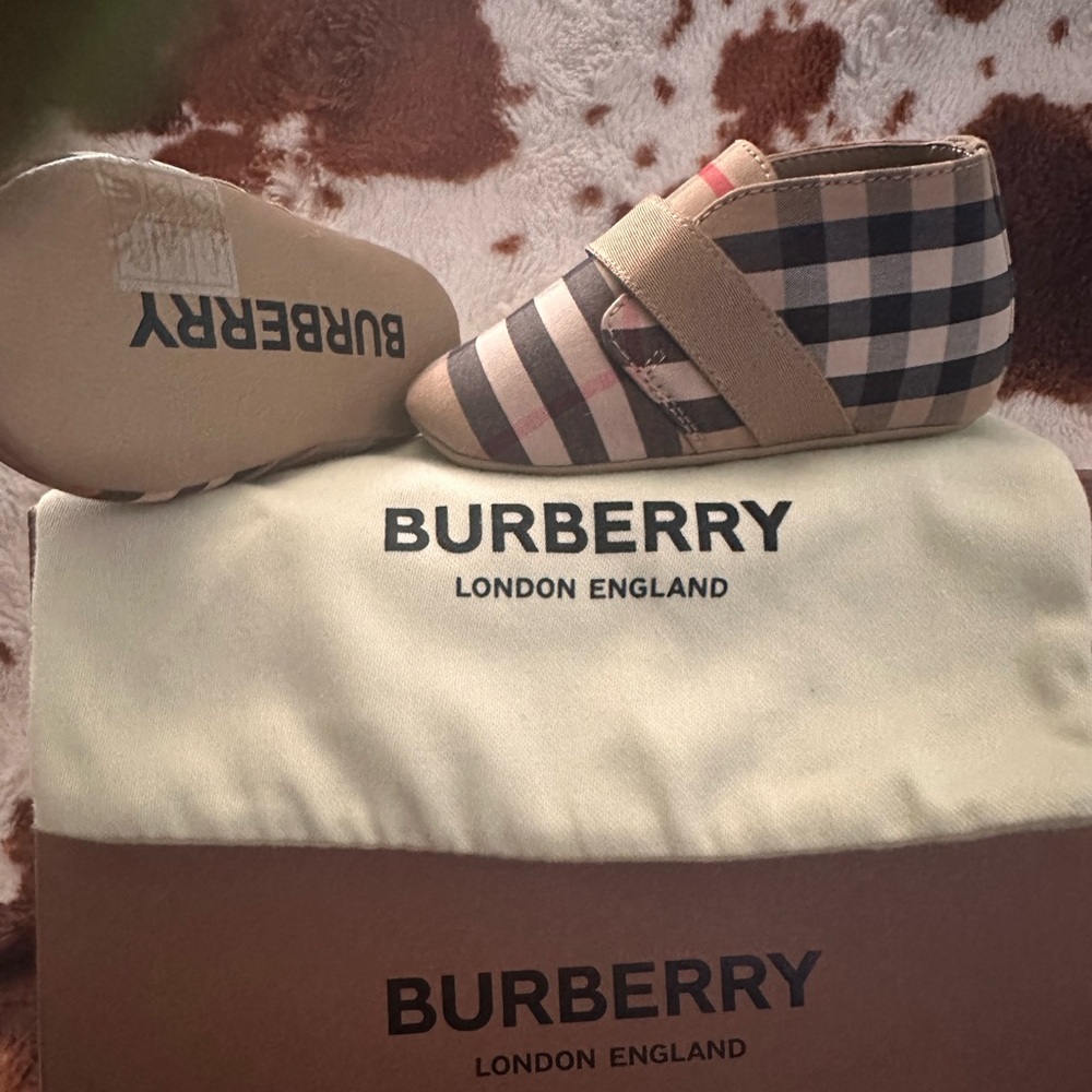 Burberry Carlton crib shoe (baby)